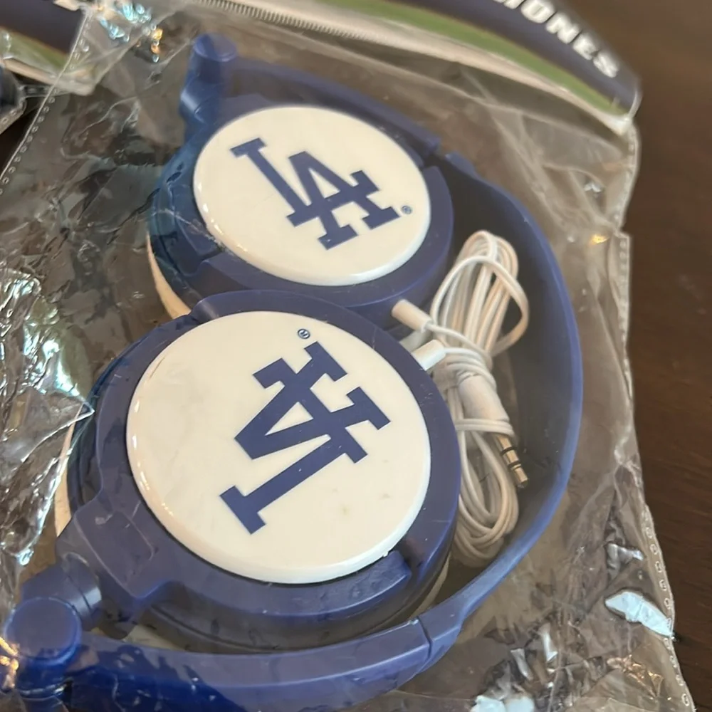 Dodgers Blue Headphones (2)